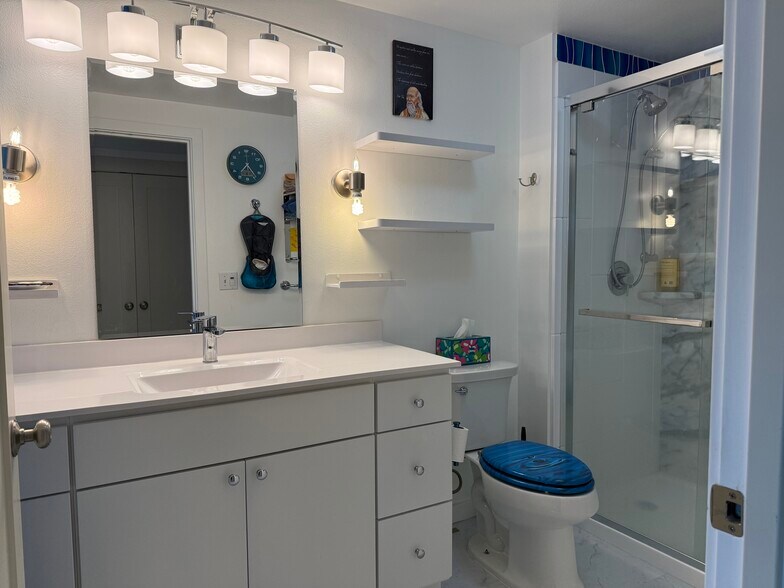 Building Photo - 3104 Western Ave