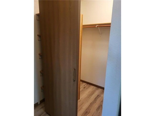 Building Photo - 609 Main St S