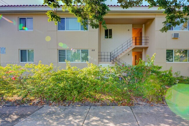 Building Photo - 212 Phoenetia Ave