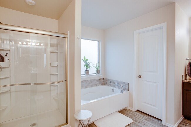 Master bathroom - 9905 Virginia Ave