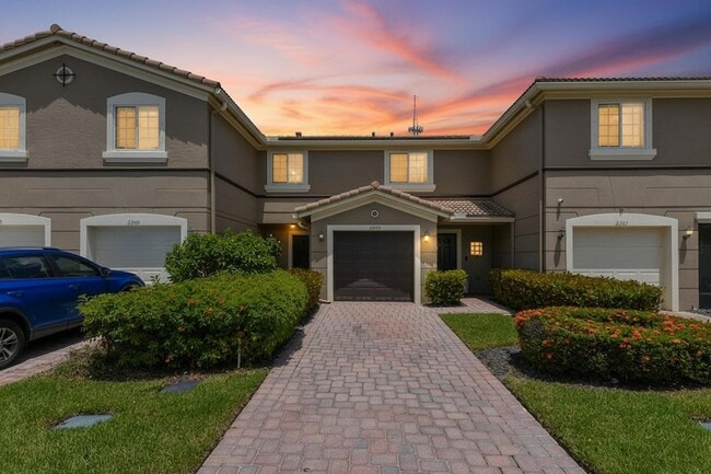 Building Photo - 2205 Marshfield Ct