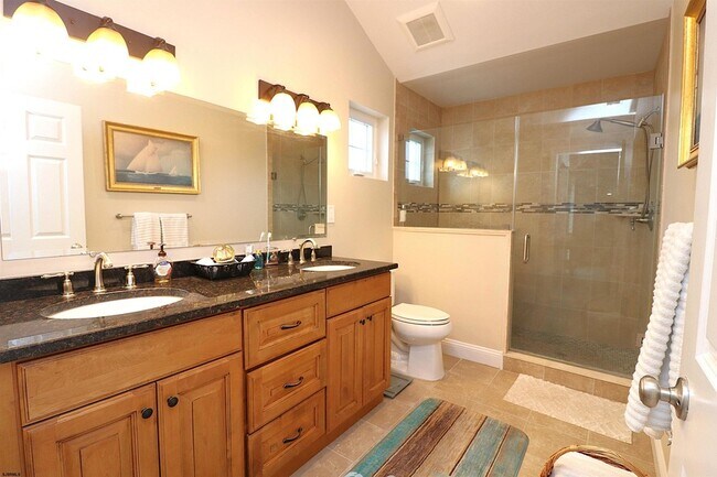 Building Photo - 9505 Monmouth Ave