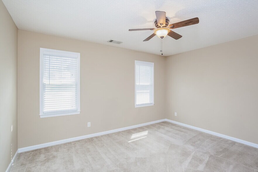 Building Photo - 815 Tynsdale Dr