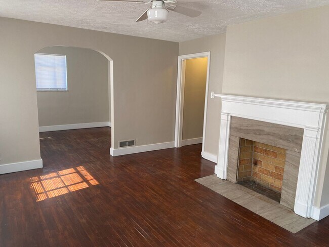 Building Photo - 1177-1177 1/2 Lilley Ave