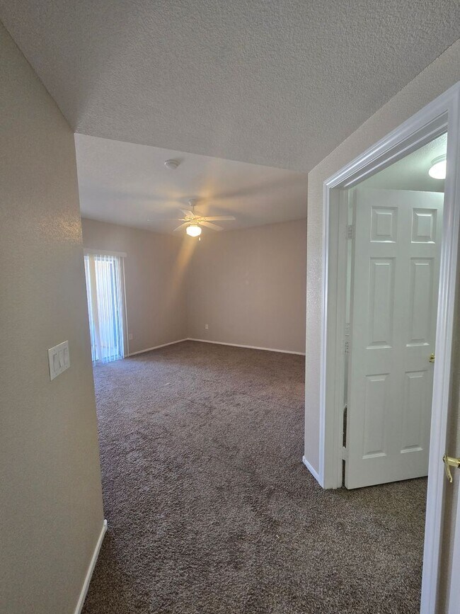 Building Photo - 9330 W Maule Ave