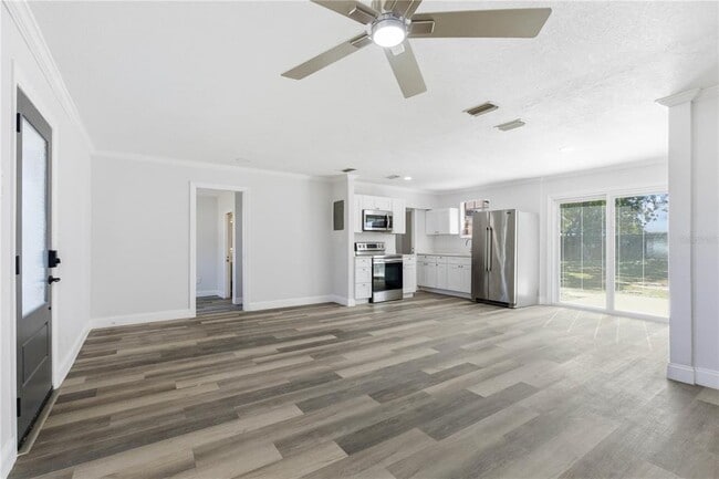 Building Photo - 8902 W Norfolk St