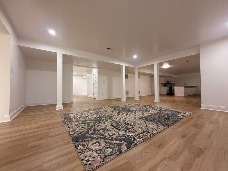 Building Photo - 10402 Laurel Ridge Way