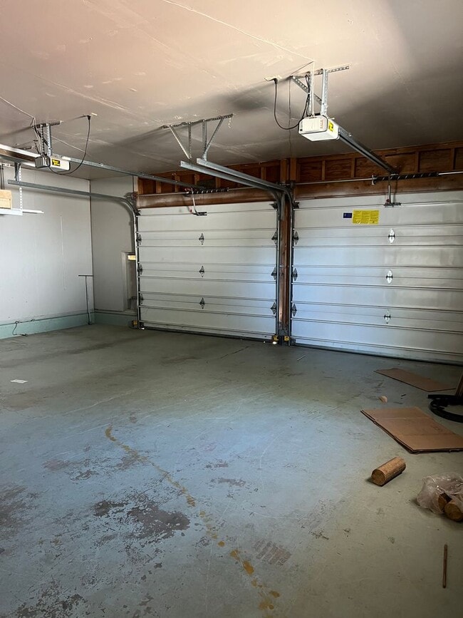 Building Photo - 770 W Highland Ave