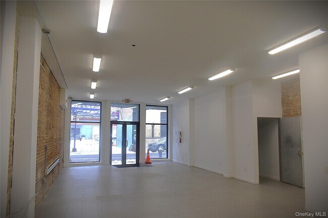 Building Photo - 3043 Fulton St