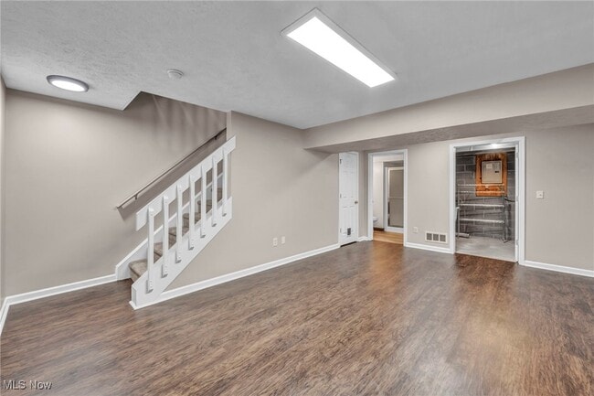Building Photo - 1356 Meadow Run