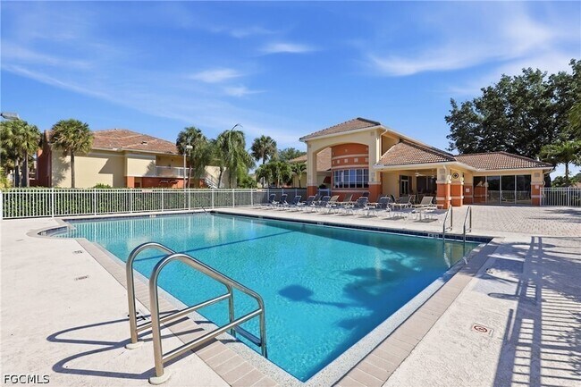 Building Photo - 6321 Aragon Way