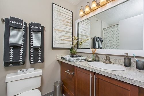 Building Photo - 441 E Erie St