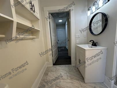 Building Photo - 463 Linden Ave