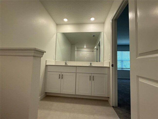 Building Photo - 10232 Trumpet Honeysuckle Wy