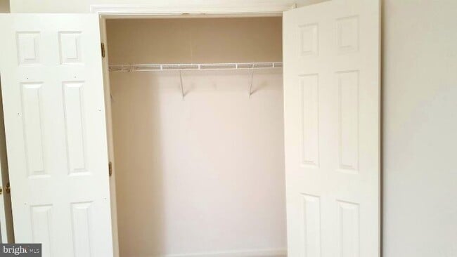 Building Photo - 43155 Huntsman Square