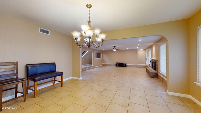 Building Photo - 801 Claravista Ln