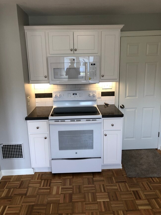 Building Photo - 103 Cotton St