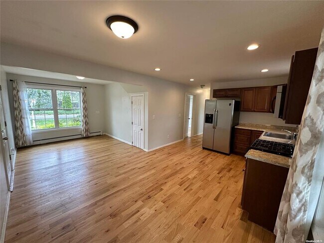 Building Photo - 98 Cortelyou St