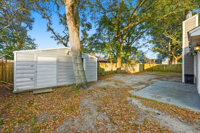 Building Photo - 266 Honeysuckle Way