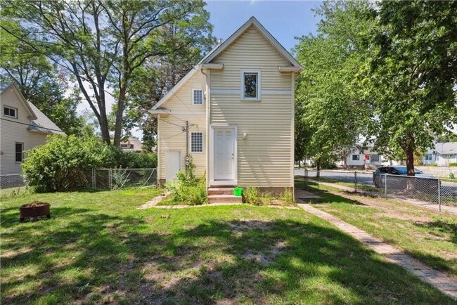 Building Photo - 4101 38th Ave S