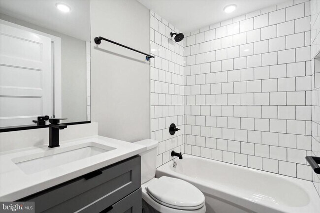 Building Photo - 3519 Hamilton St