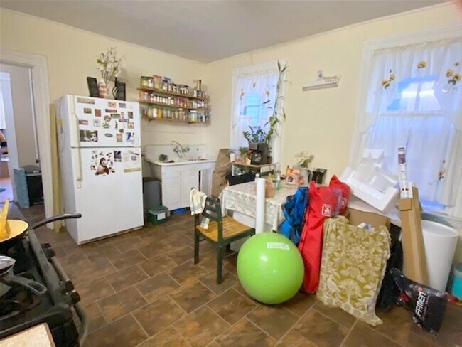 Building Photo - 62 Eustis St