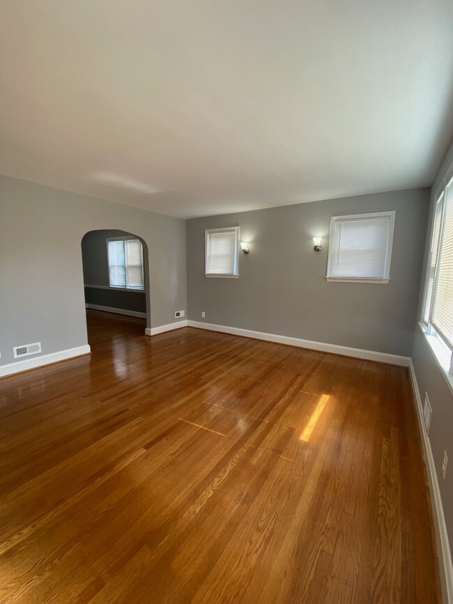 Building Photo - 3162 Woodring Ave