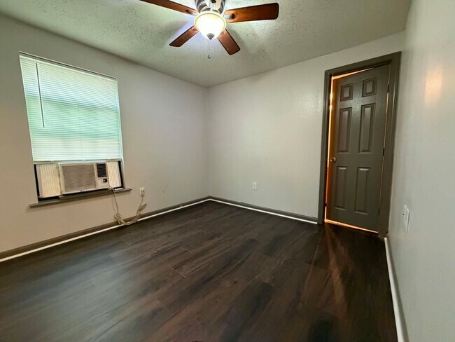 Building Photo - 3028 Avenue M