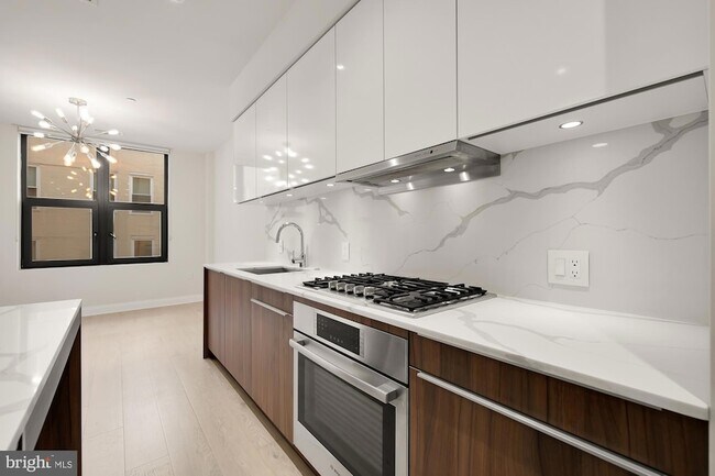 Building Photo - 1427 Rhode Island Ave NW