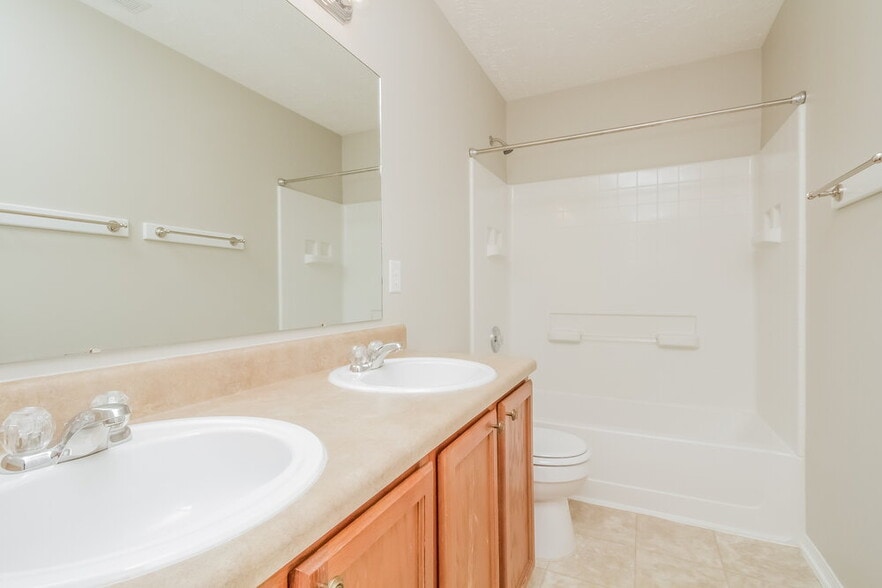 Building Photo - 2705 Sutherland Dr