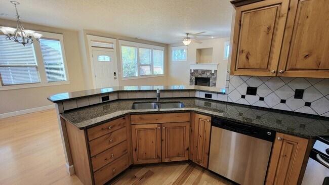 Building Photo - 3993 N Heritage View Ave