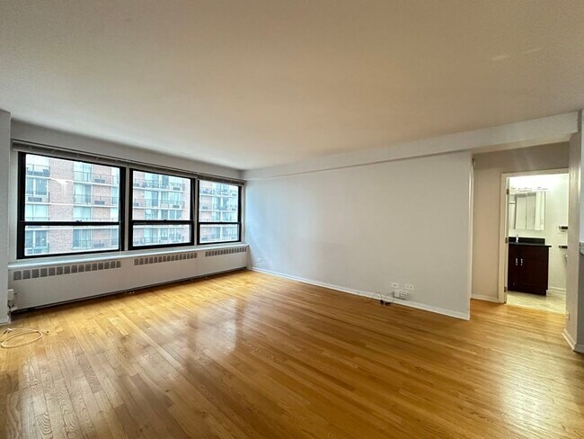 Building Photo - 4180 N Marine Dr
