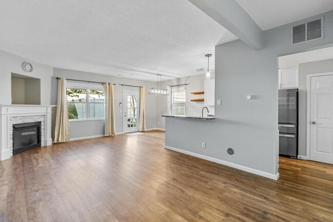 Building Photo - 6140 Ashtead Dr