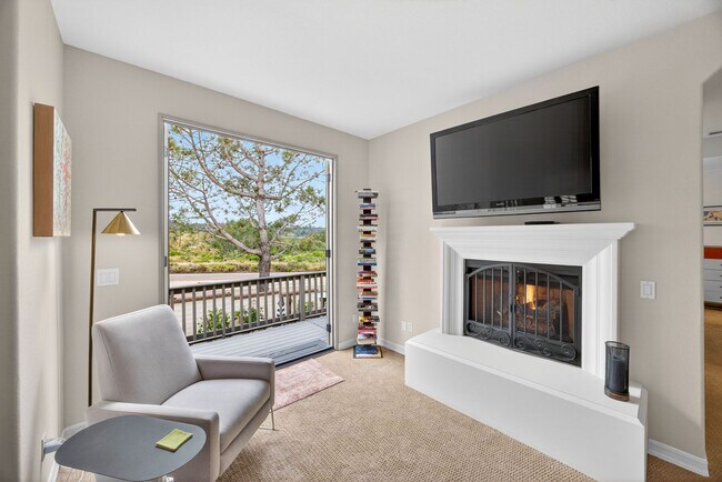 Building Photo - Elegant Summer Rental in Carmel Valley | Fully Furnished