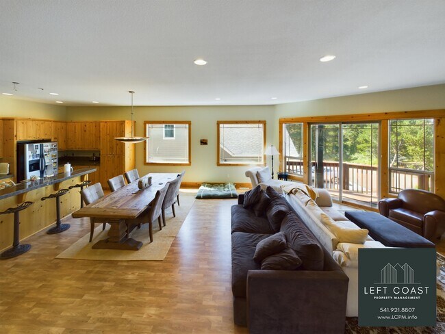 Building Photo - 798 SE 37th Ct