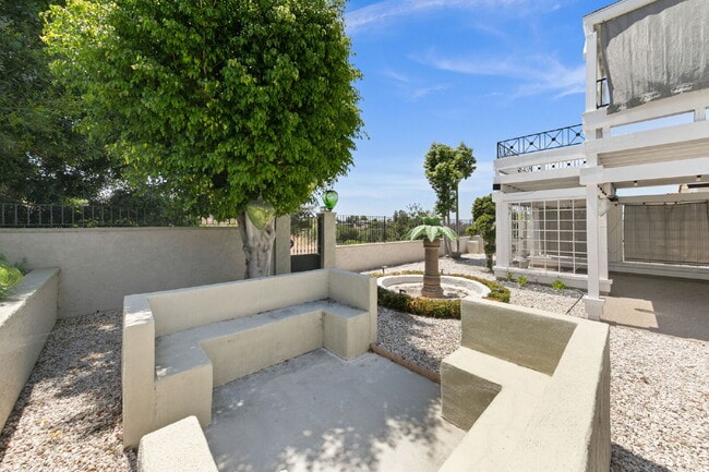 Building Photo - Stunning 4BR + Office/Den, 3BA View Home with 3-Car Garage!