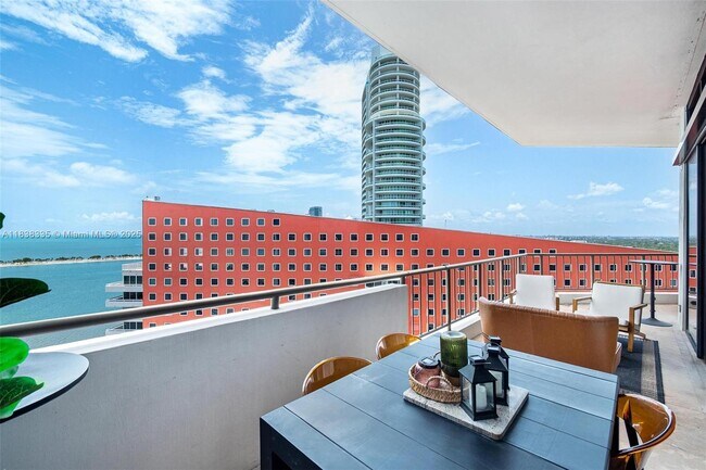 Building Photo - 1581 Brickell Ave