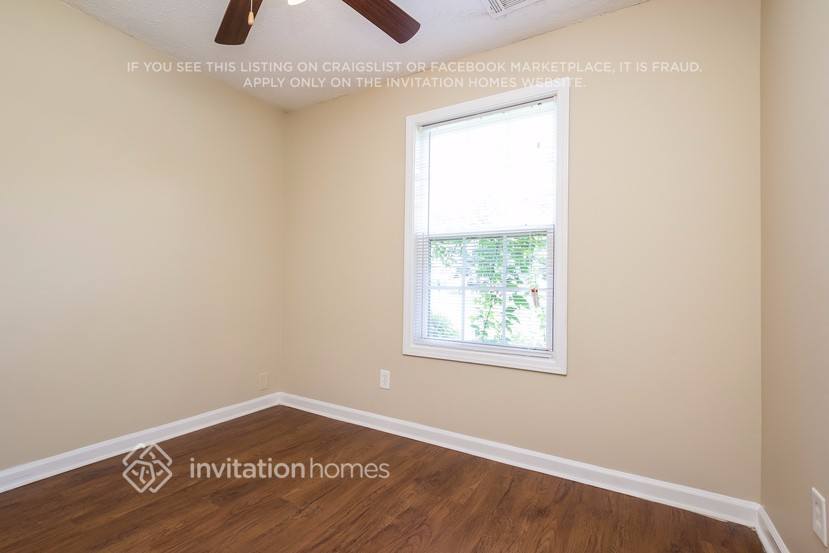 Building Photo - 317 Dreamland Ct