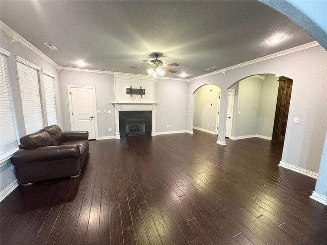 Building Photo - 33 Leona Dr