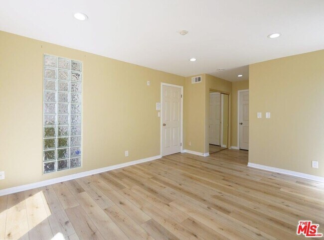 Building Photo - 515 N Gertruda Ave