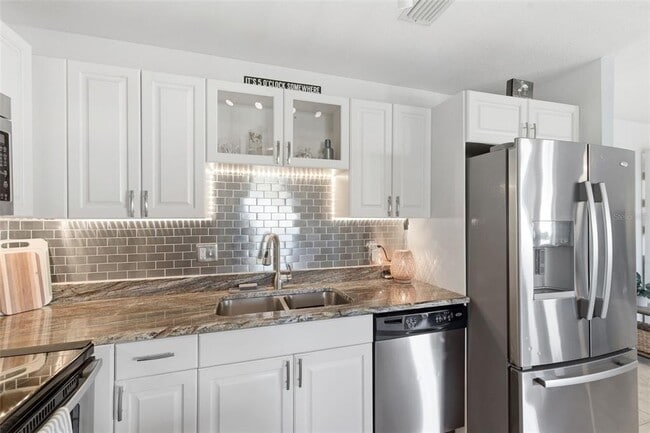 Building Photo - 5174 Beach Dr SE