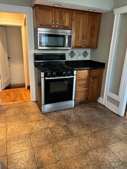 Eating kitchen - 27 Clearwater Dr