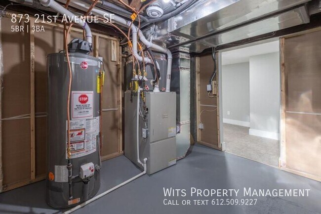 Building Photo - 873 21st Ave SE