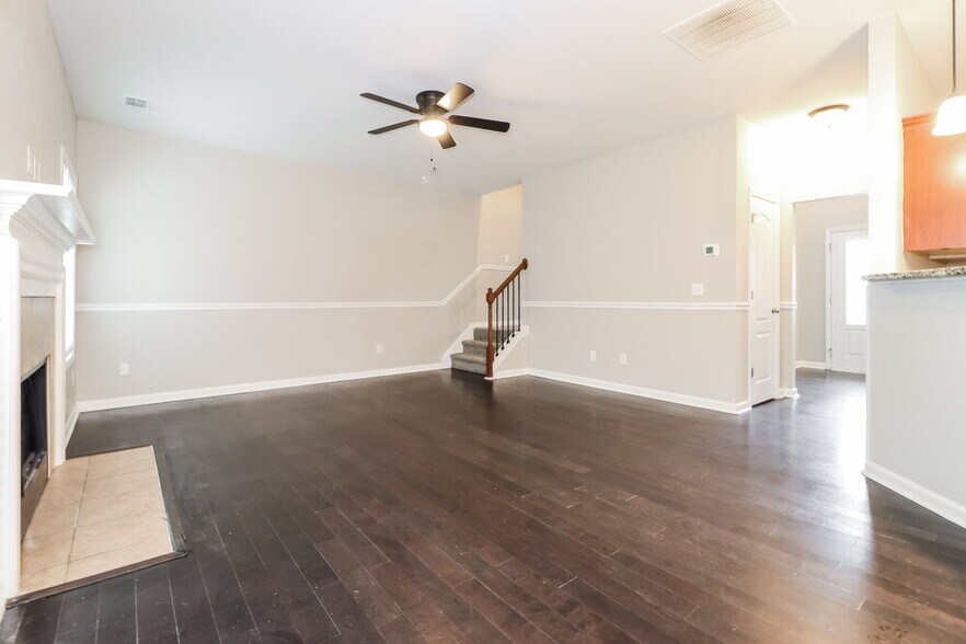 Building Photo - 2878 Suttonwood Way NE