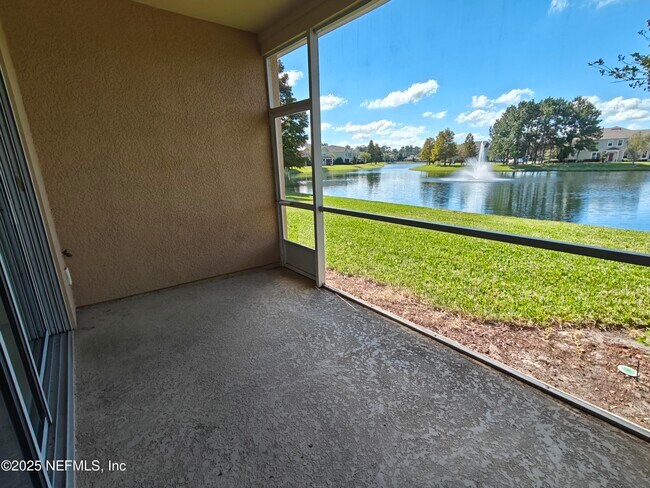 Building Photo - 6918 Roundleaf Dr