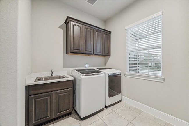Building Photo - 3954 Kelley Pond Dr