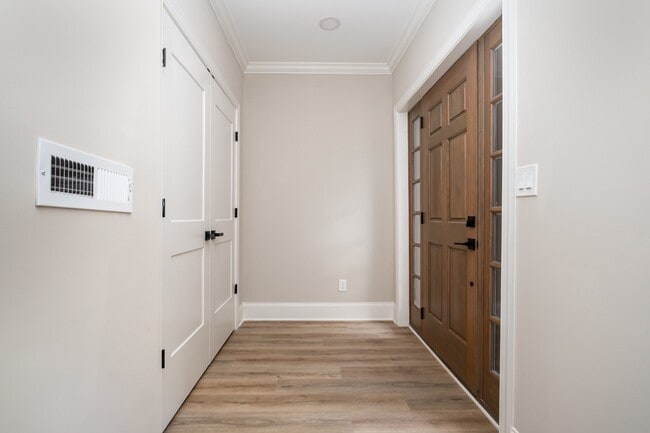 Building Photo - 816 Walnut Ave