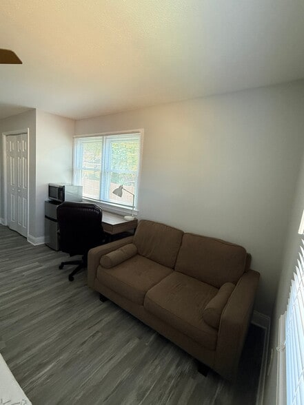 Building Photo - 5511 Henderson Way