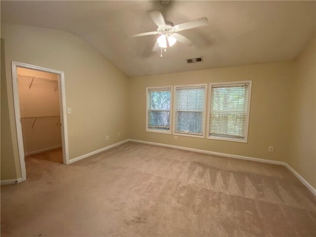 Building Photo - 3367 Harvest Ridge Ln NE