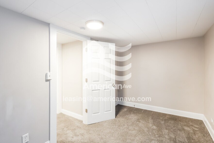 Building Photo - 14 21st St